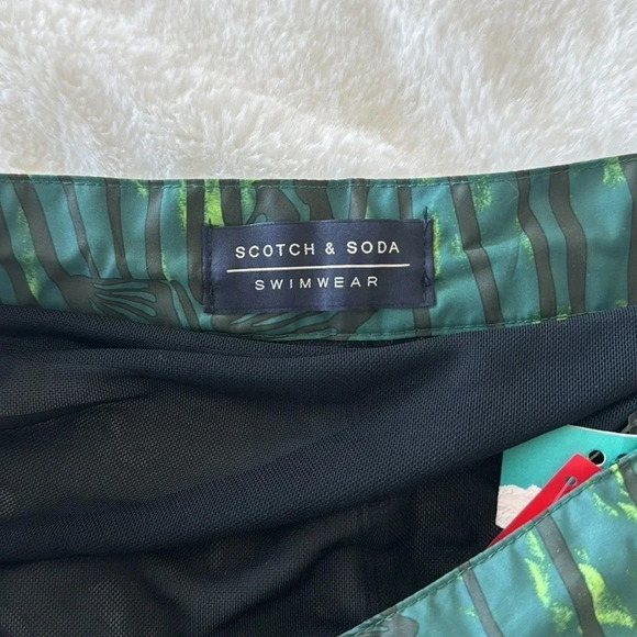 Scotch & Soda Men's Standard Medium Length Swimshort in green Print NWT XL - Picture 7 of 9
